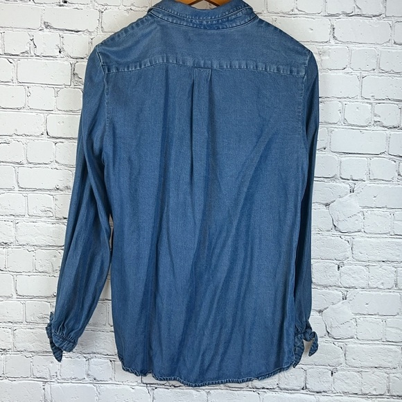 Banana Republic Denim Chambray Shirt Blue, Size Medium - Picture 4 of 6